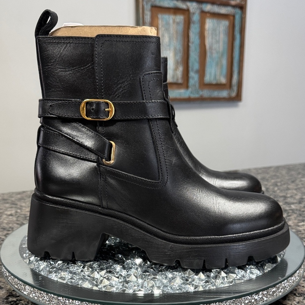 Steve Madden Black Moto Boots with Gold Buckle NEW 8.5